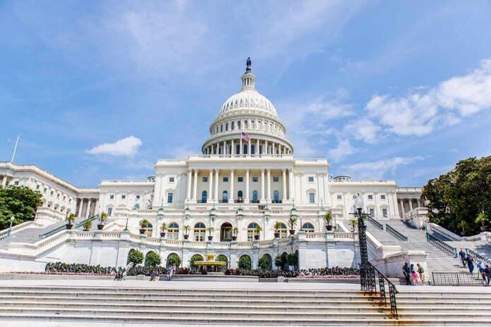 shutterstock_246227896 United States Capitol building with dome and steps